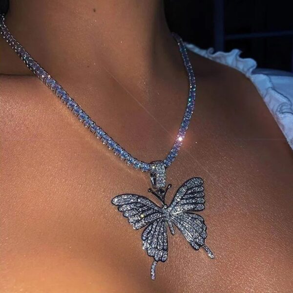 Bijou pendentif papillon butterfly fille ice diamant