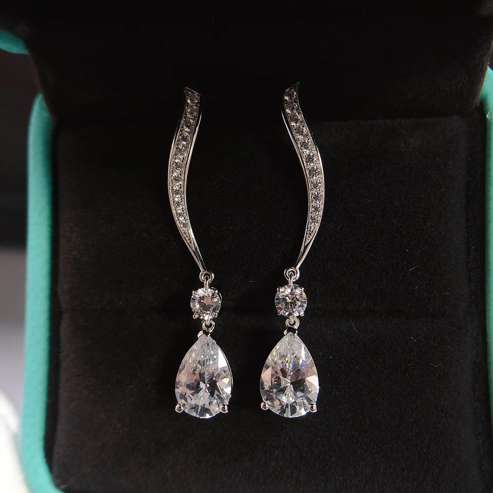 BOUCLES D’OREILLE FASHION WATER DRIP MOISSANITE ICE