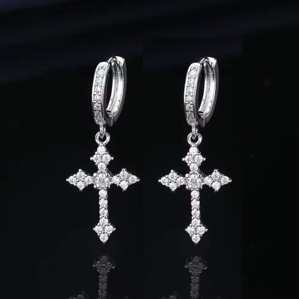 BOUCLE D’OREILLE ARROW CROSS MOISSANITE ICE