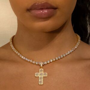 PENDENTIF CROIX DE JESUS ICY AVEC CHAÎNE
